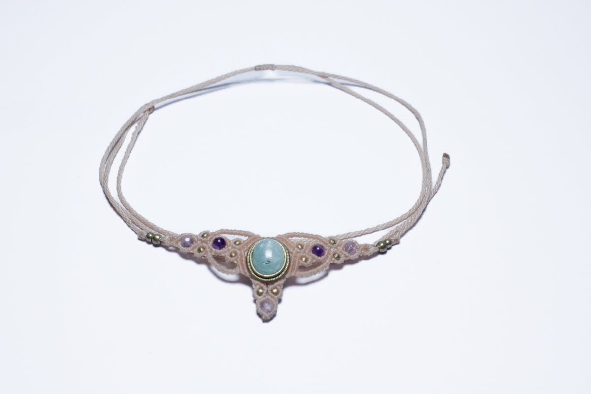 Makrameetiara/choker aventuriinilla