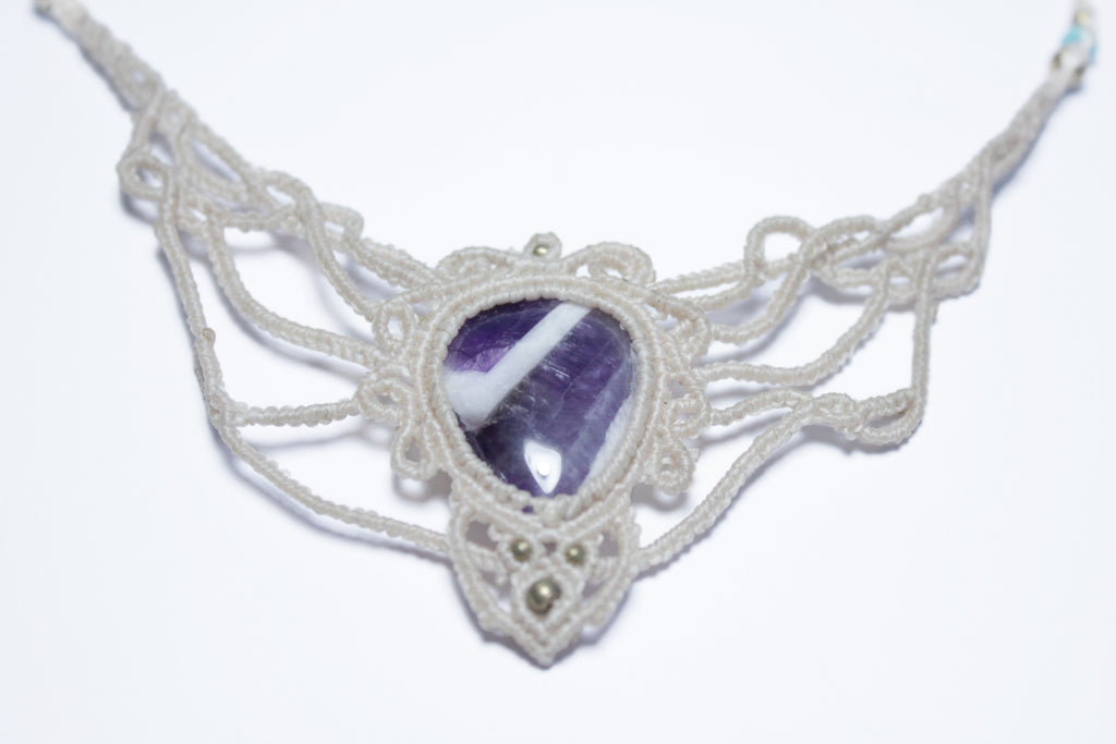 Makrameekaulakoru/choker