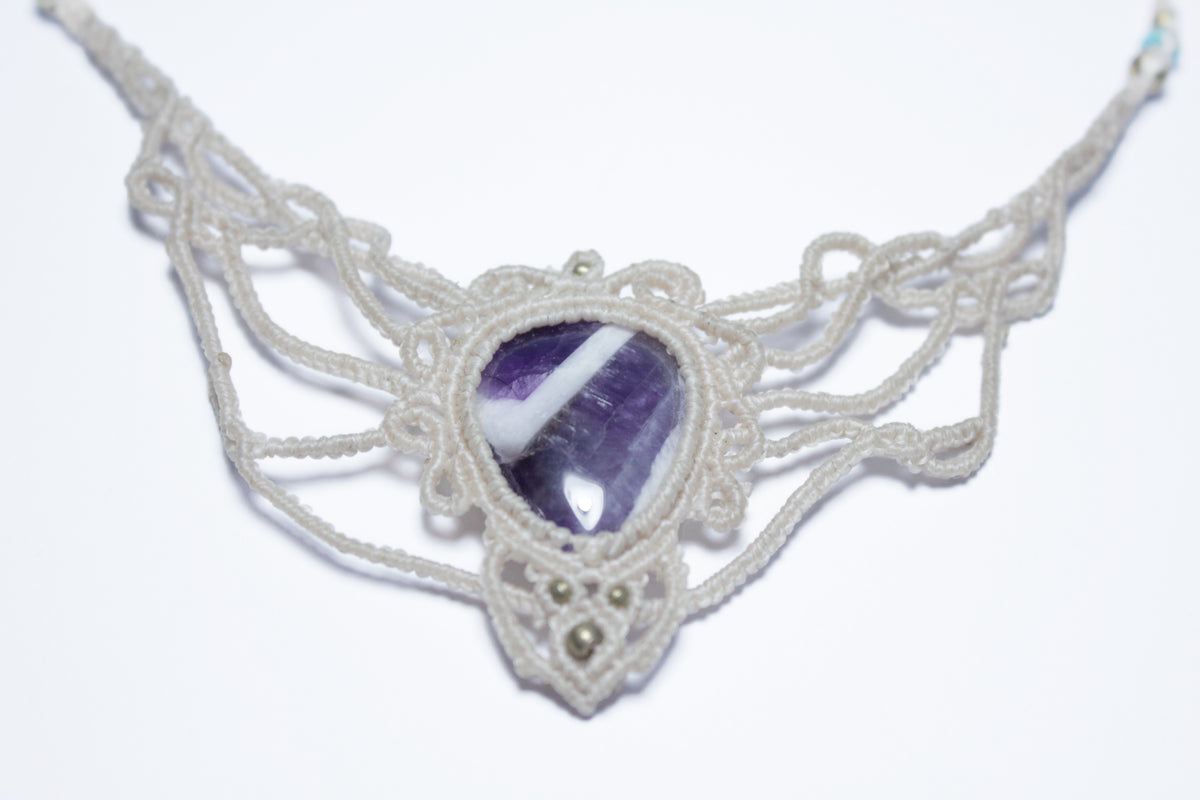 Makrameekaulakoru/choker