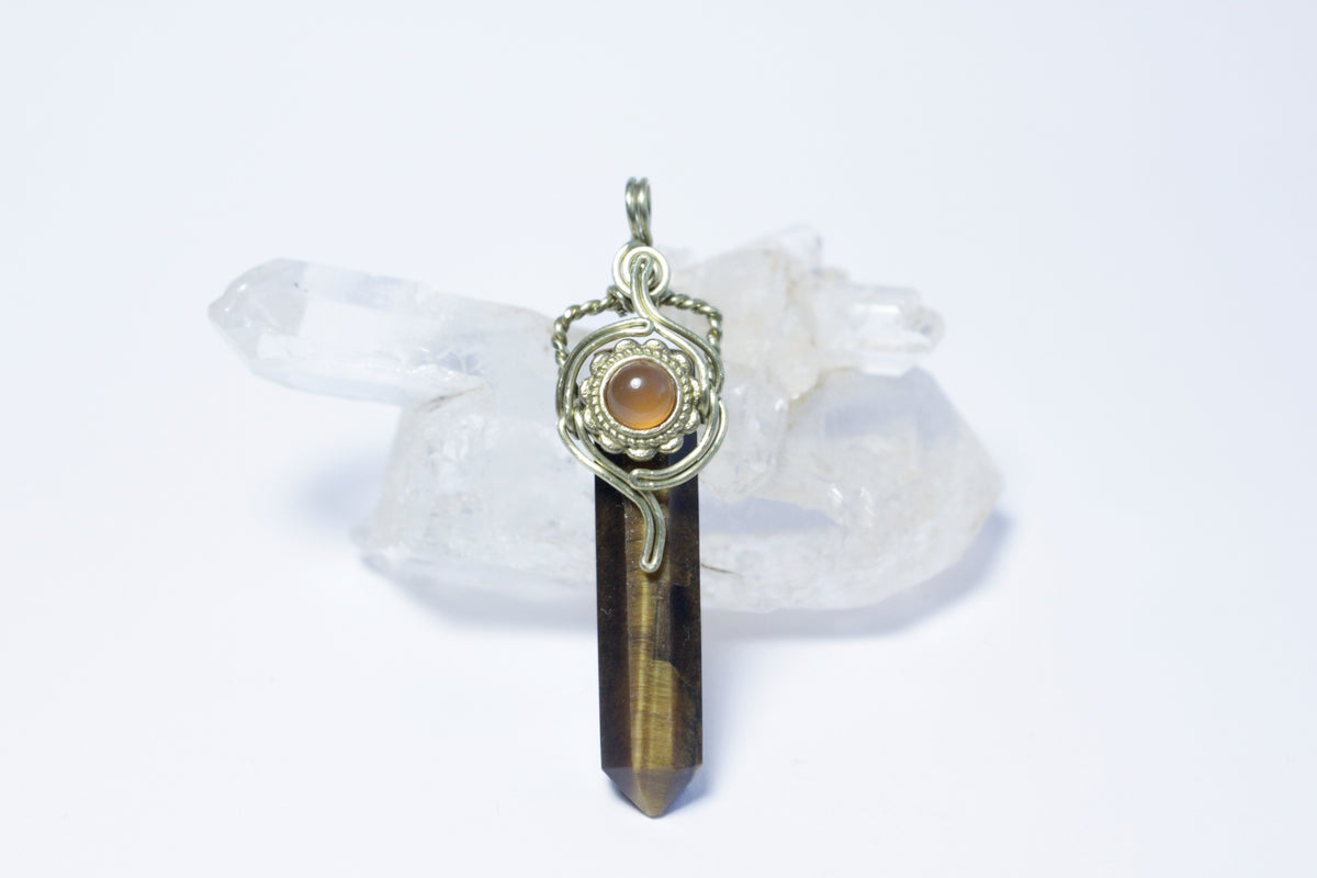Inner fire -kivikärkiriipus by Natural vibrations jewelry
