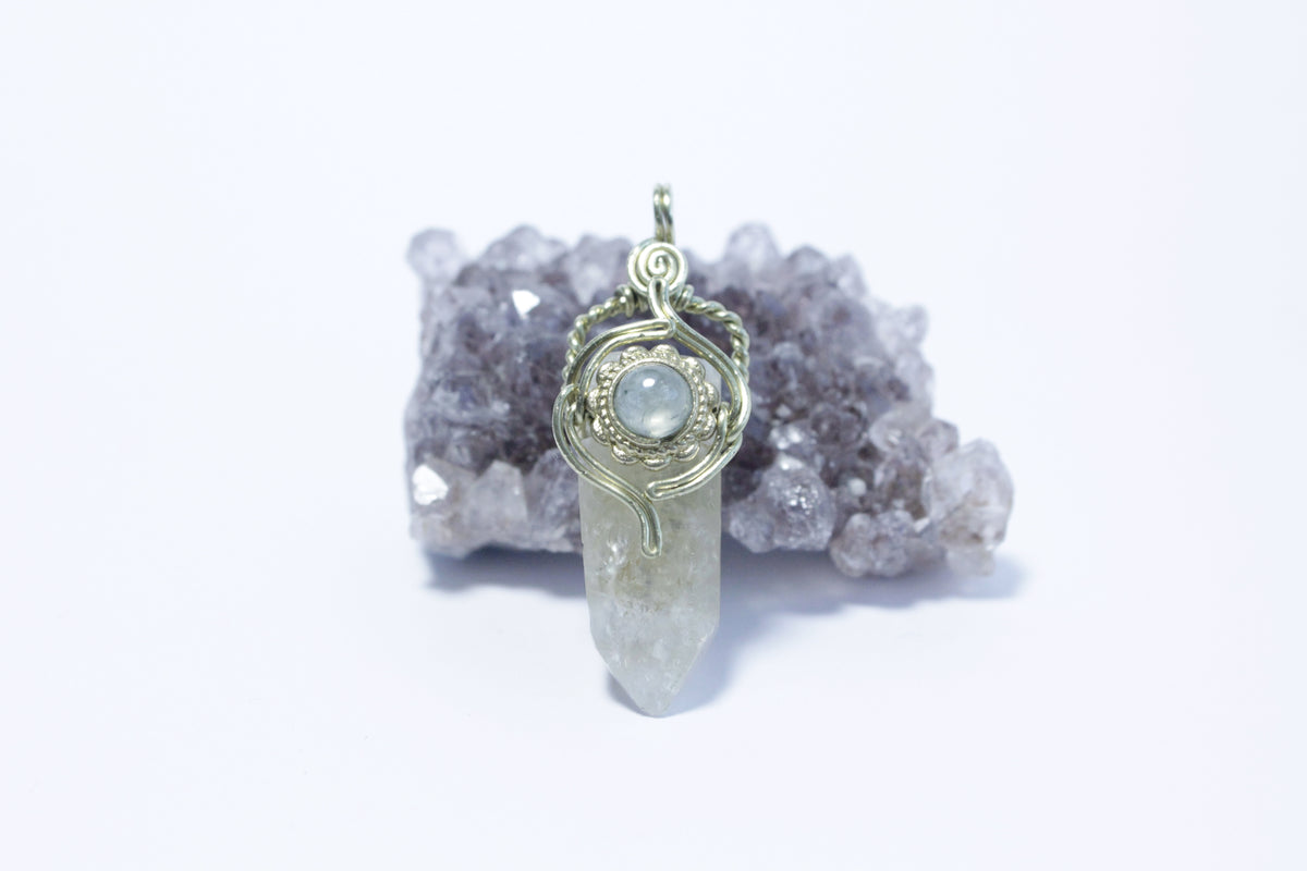 Inner fire -kivikärkiriipus by Natural vibrations jewelry