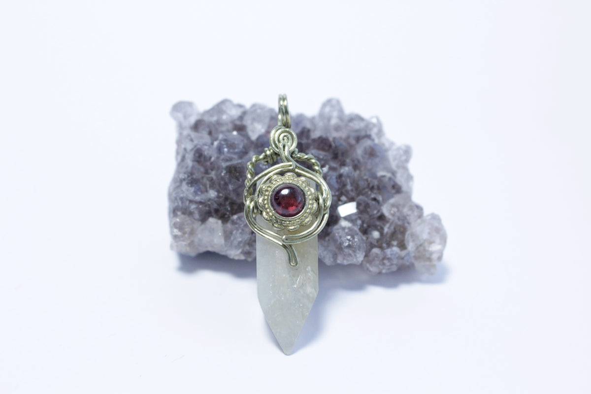 Inner fire -kivikärkiriipus by Natural vibrations jewelry