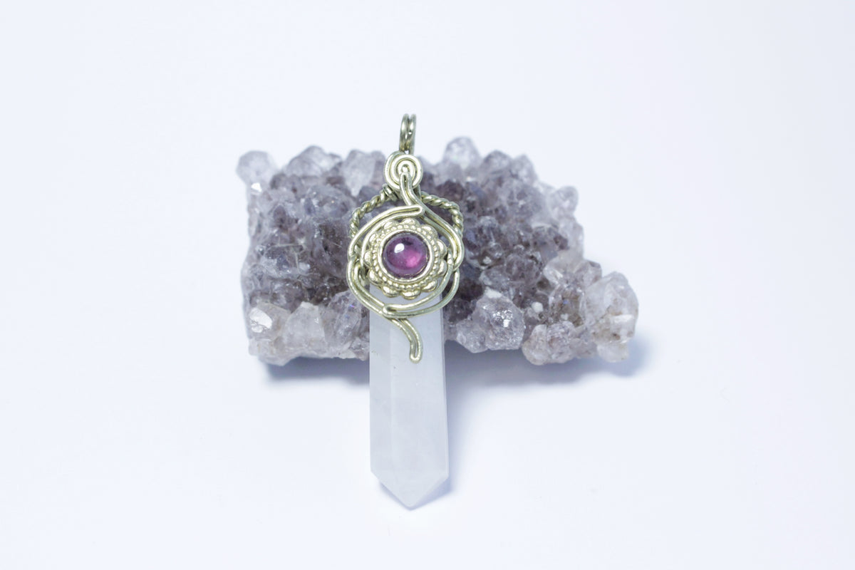 Inner fire -kivikärkiriipus by Natural vibrations jewelry