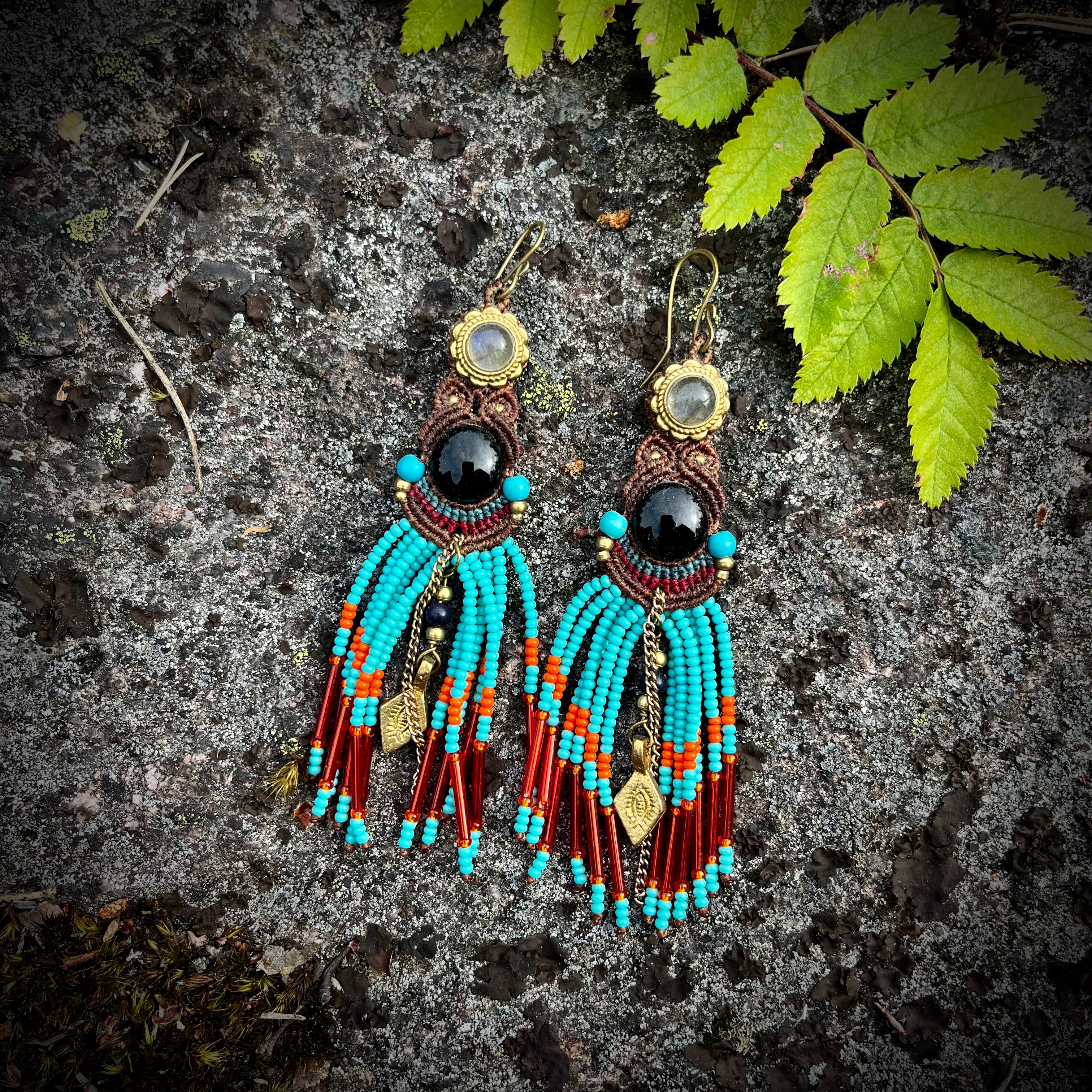 Bohemian obsidiaanikorvikset
